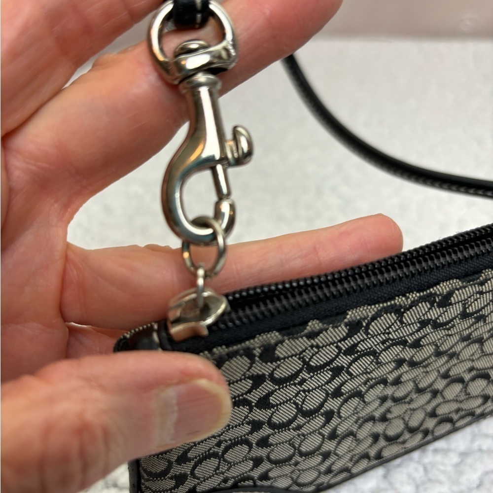 Coach Black Signature Fabric/Leather Wristlet - Picture 7 of 10